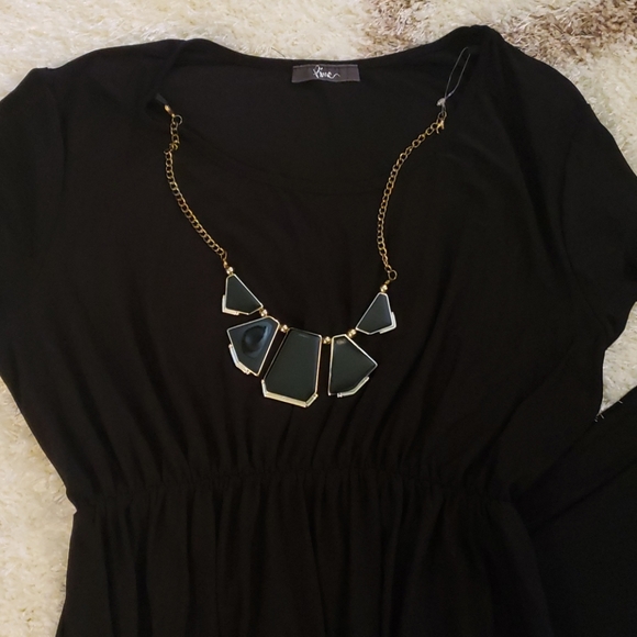 Dress - Picture 2 of 3